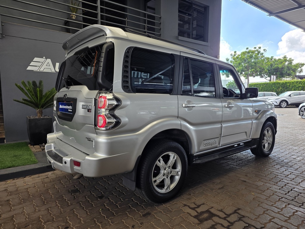 MAHINDRA SCORPIO SCORPIO 2.2 M HAWK 4X4 8 SEAT (S10)
