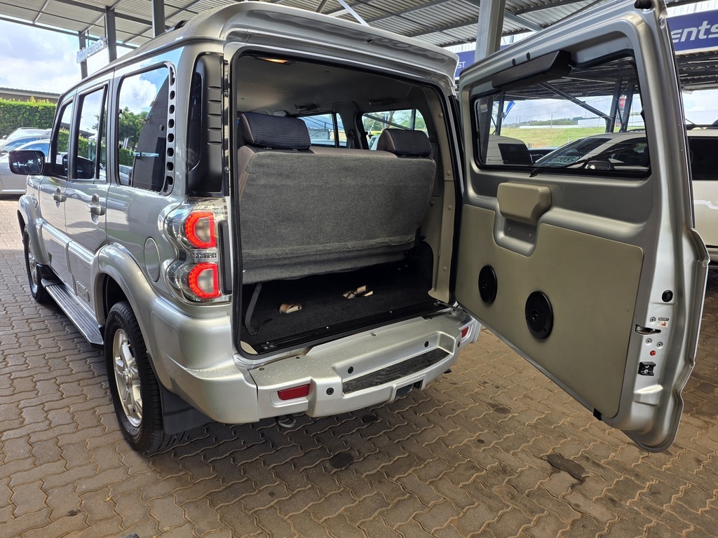 MAHINDRA SCORPIO SCORPIO 2.2 M HAWK 4X4 8 SEAT (S10)