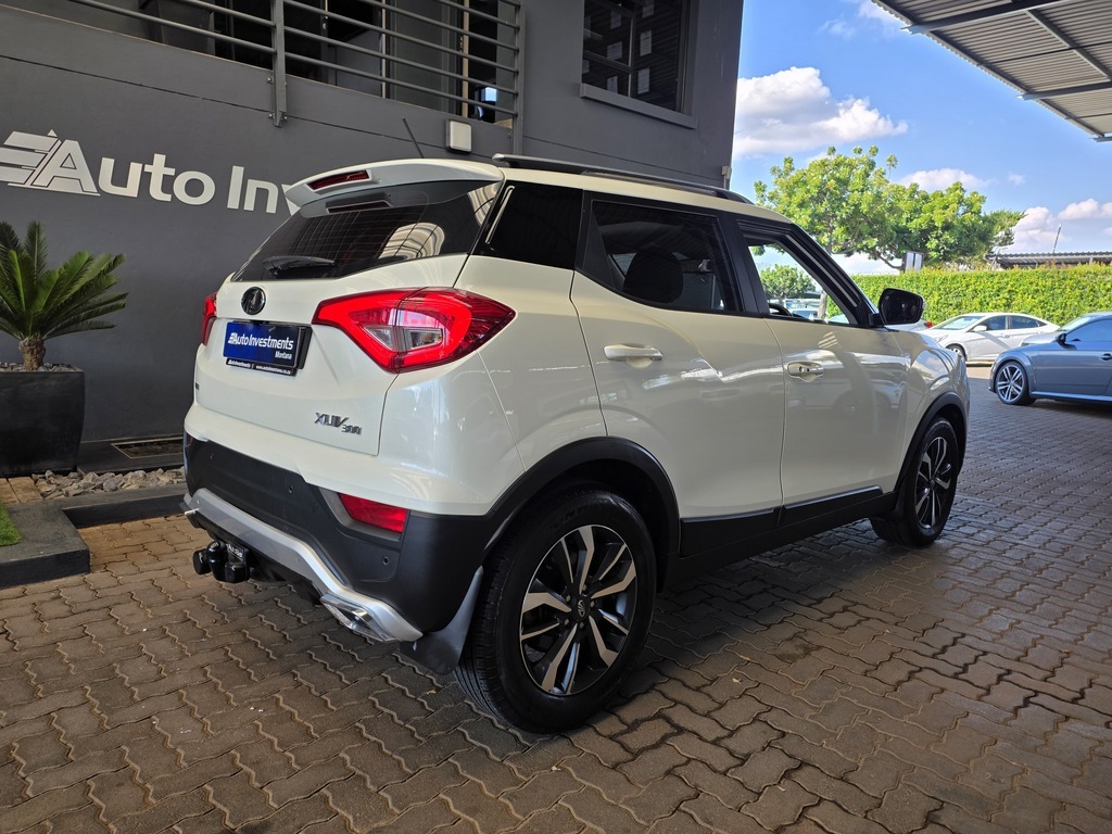 MAHINDRA XUV300 XUV300 1.5D (W8) - 5