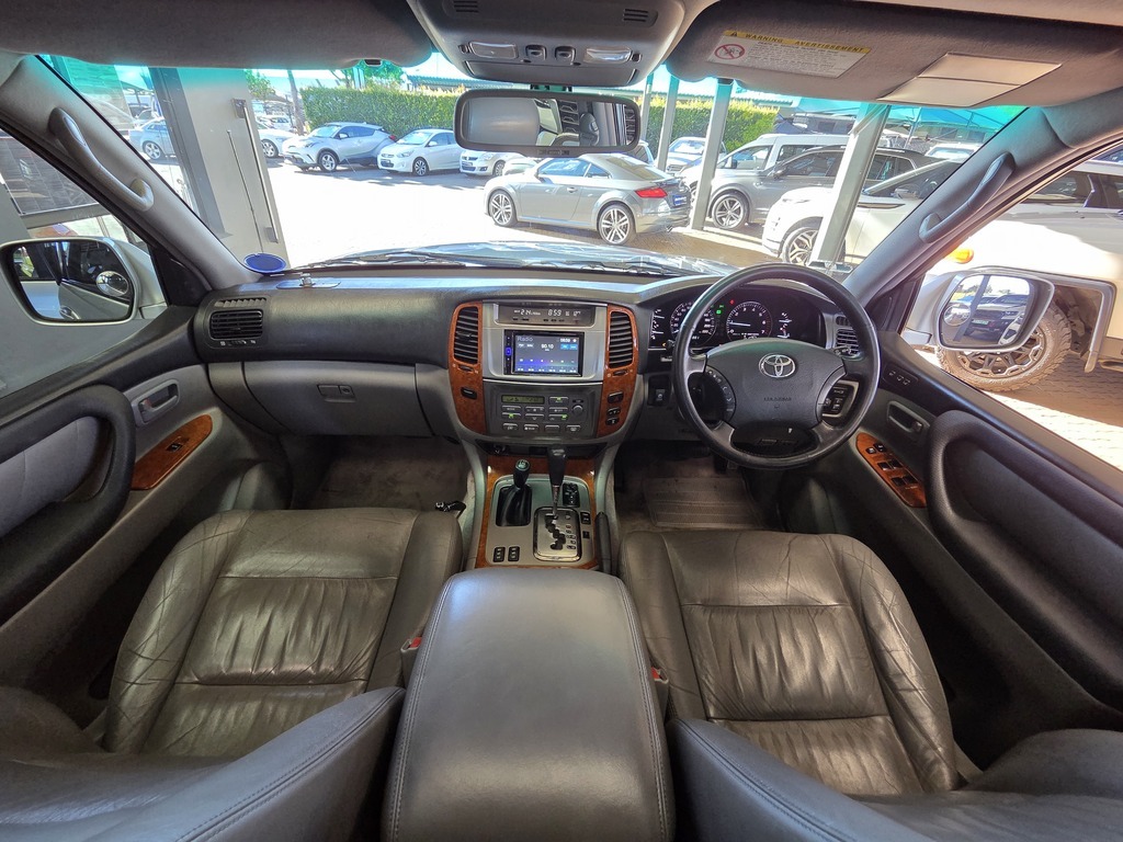 TOYOTA LAND CRUISER 100 LAND CRUISER 100 V8 A/T - 10