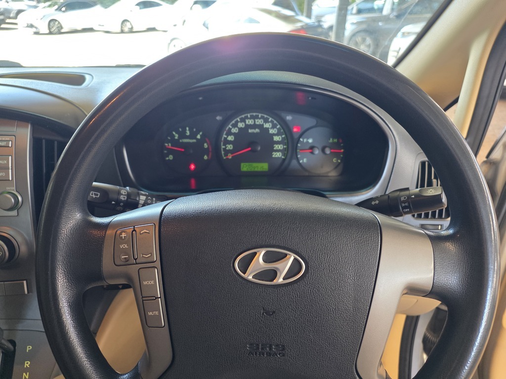 HYUNDAI H-1 H-1 2.5 CRDI (VGT) WAGON A/T - 13