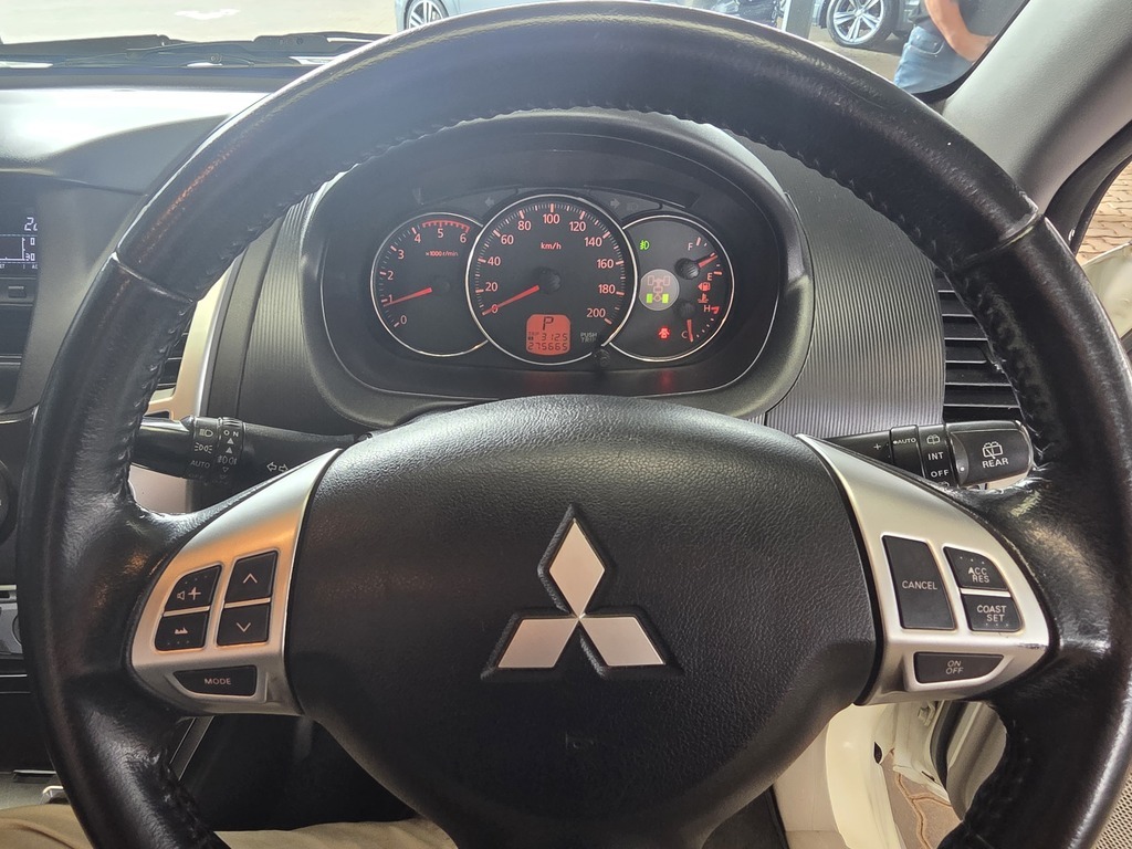 MITSUBISHI PAJERO PAJERO SPORT 3.2 Di-D GLS A/T