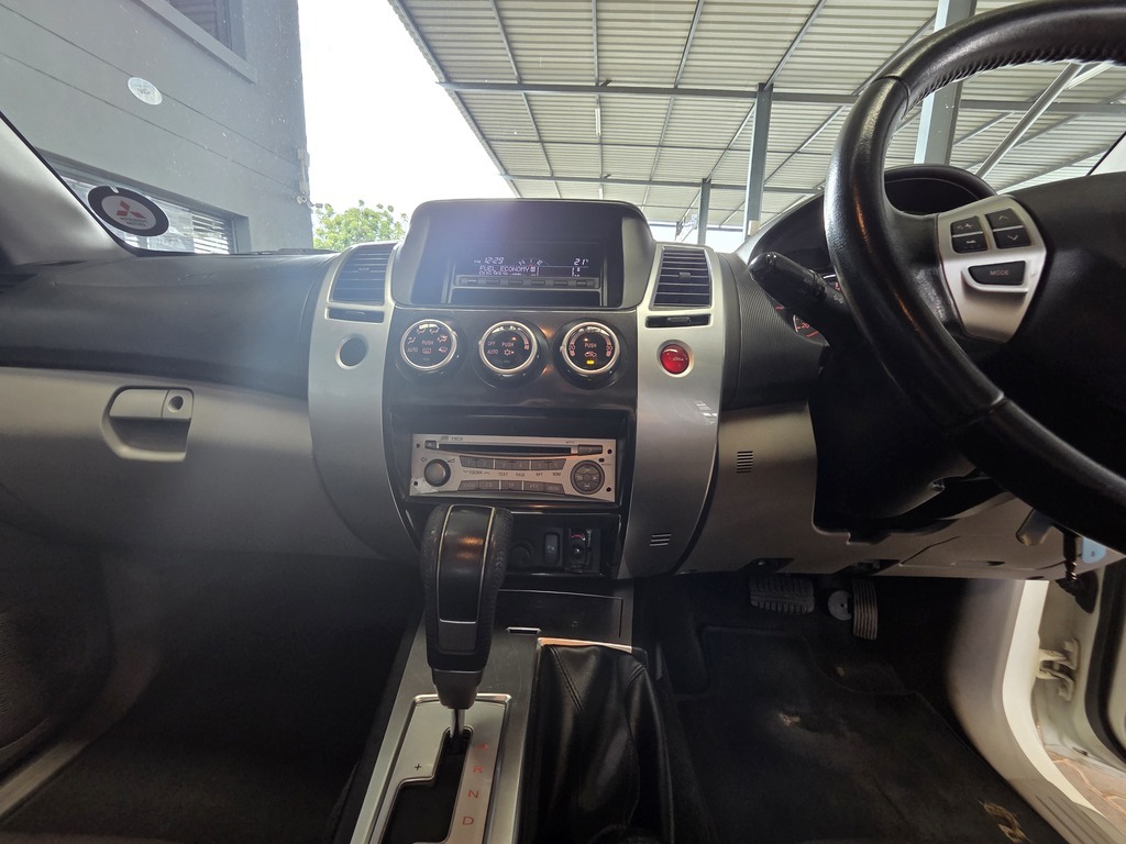MITSUBISHI PAJERO PAJERO SPORT 3.2 Di-D GLS A/T