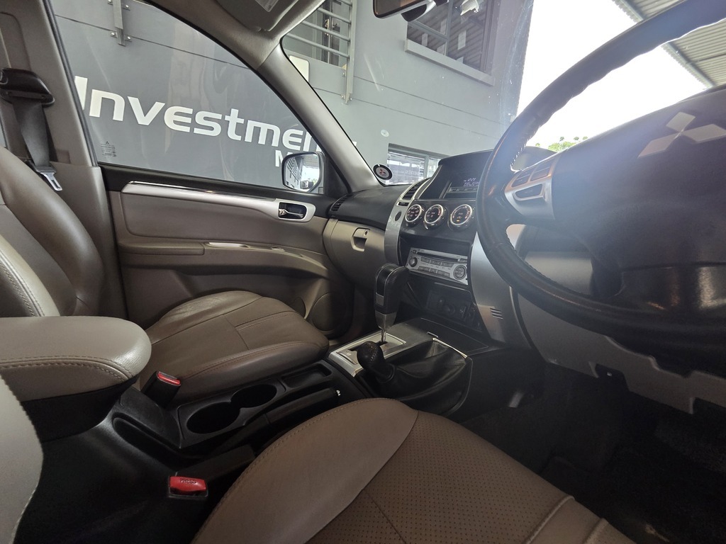 MITSUBISHI PAJERO PAJERO SPORT 3.2 Di-D GLS A/T