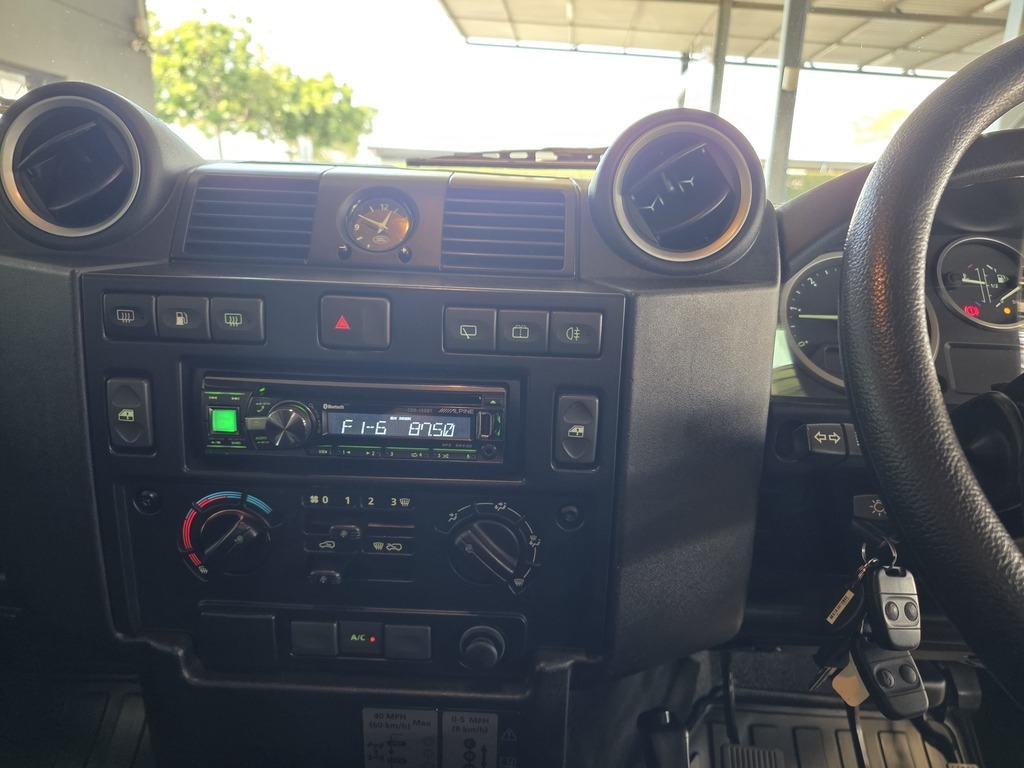 LAND ROVER DEFENDER DEFENDER 110  2.2D S/W - 15
