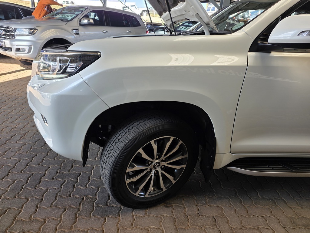 TOYOTA PRADO PRADO VX 2.8GD A/T - 17