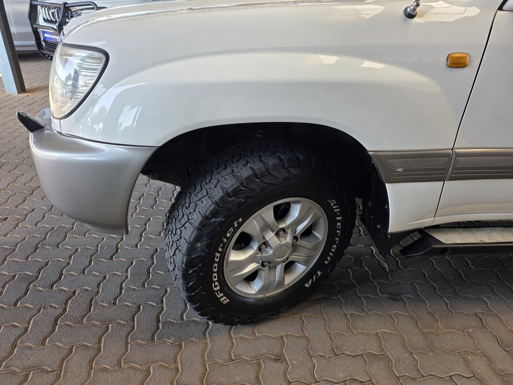 TOYOTA LAND CRUISER 100 LAND CRUISER 100 VX TD A/T - 17