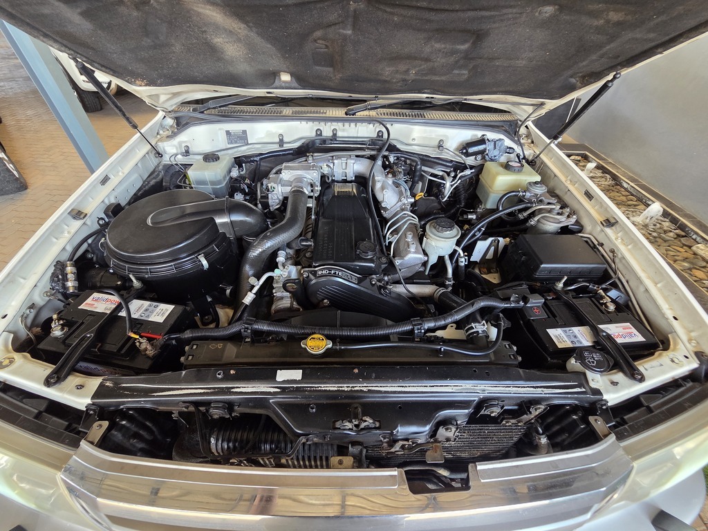 TOYOTA LAND CRUISER 100 LAND CRUISER 100 VX TD A/T - 19