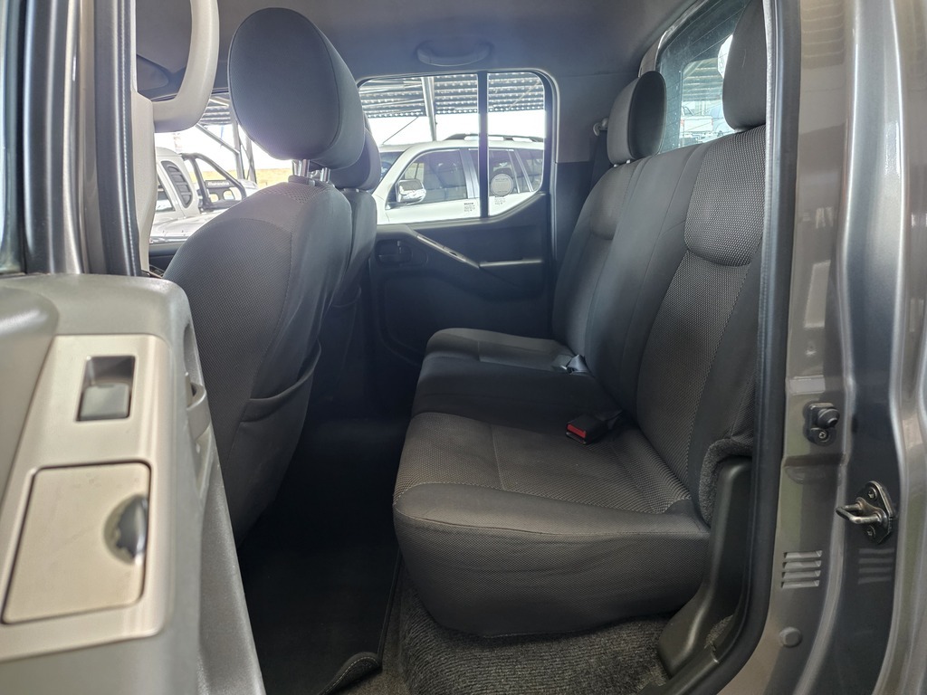 NISSAN NAVARA NAVARA 2.5 dCi LE P/U D/C - 8