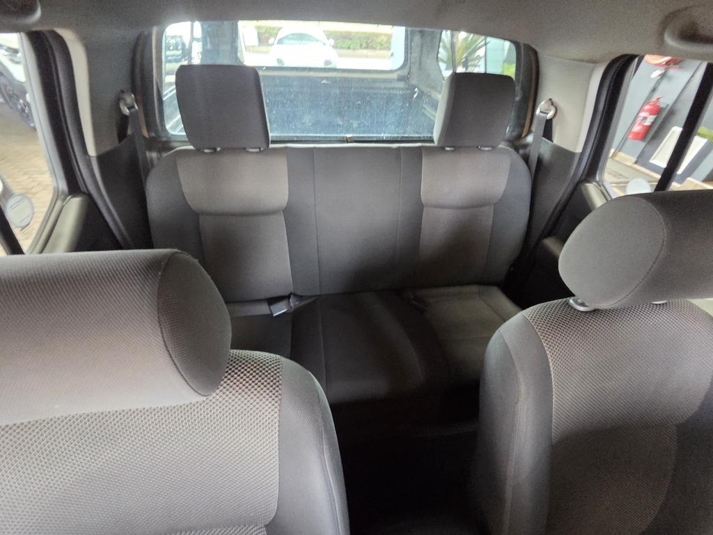 NISSAN NAVARA NAVARA 2.5 dCi LE P/U D/C - 9