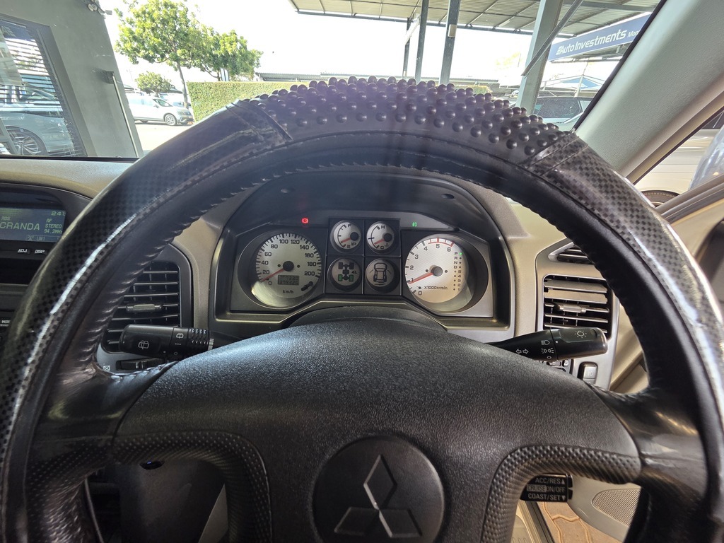 MITSUBISHI PAJERO PAJERO 3200 DI-D GLS SWB A/T - 11