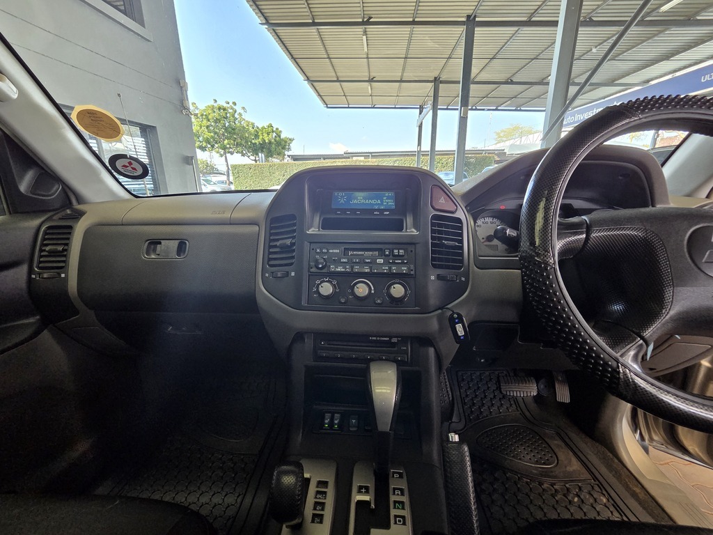 MITSUBISHI PAJERO PAJERO 3200 DI-D GLS SWB A/T - 13