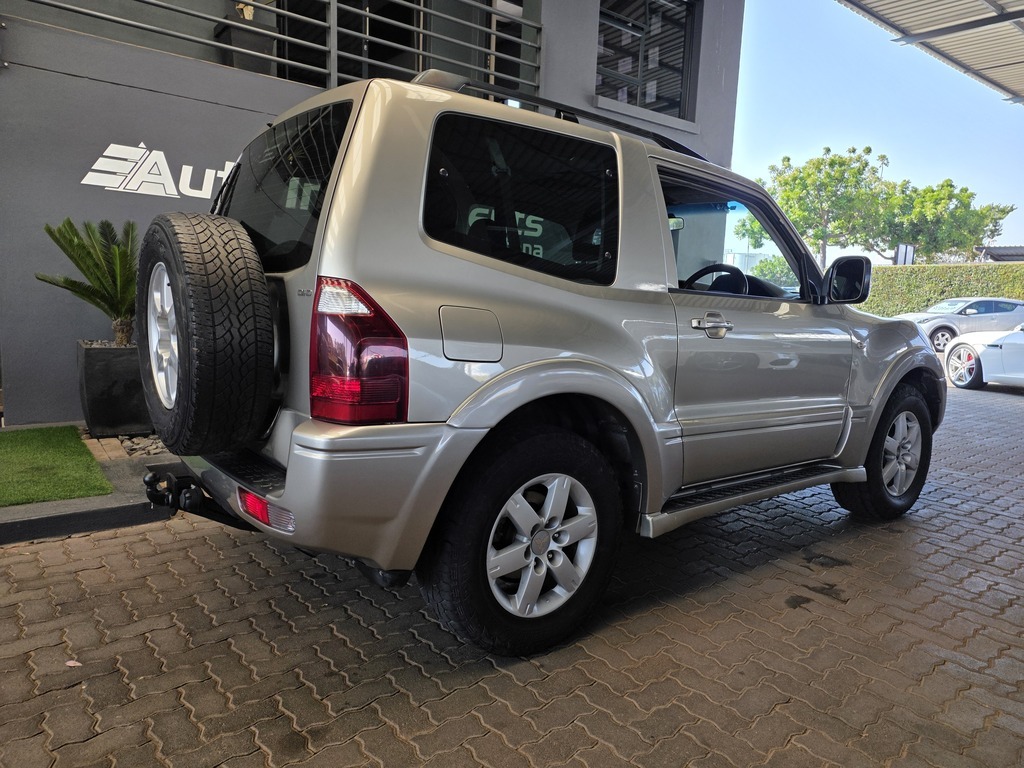 MITSUBISHI PAJERO PAJERO 3200 DI-D GLS SWB A/T - 5