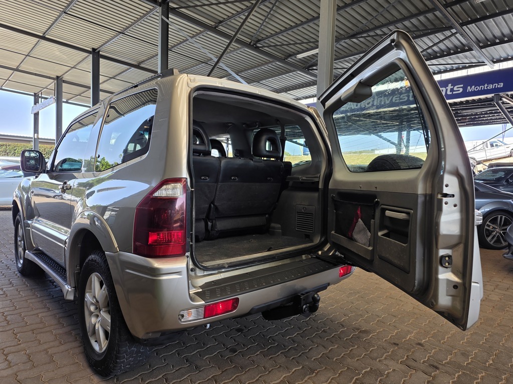 MITSUBISHI PAJERO PAJERO 3200 DI-D GLS SWB A/T - 6
