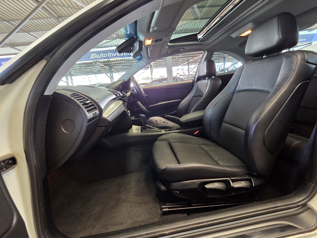 BMW 1 SERIES 120d COUPE SPORT A/T - 9