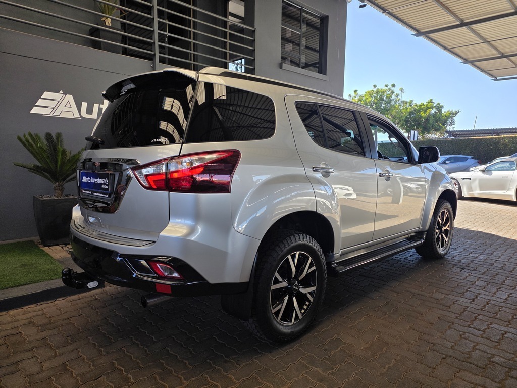 ISUZU MU-X MU-X 3.0D 4X4 A/T - 5