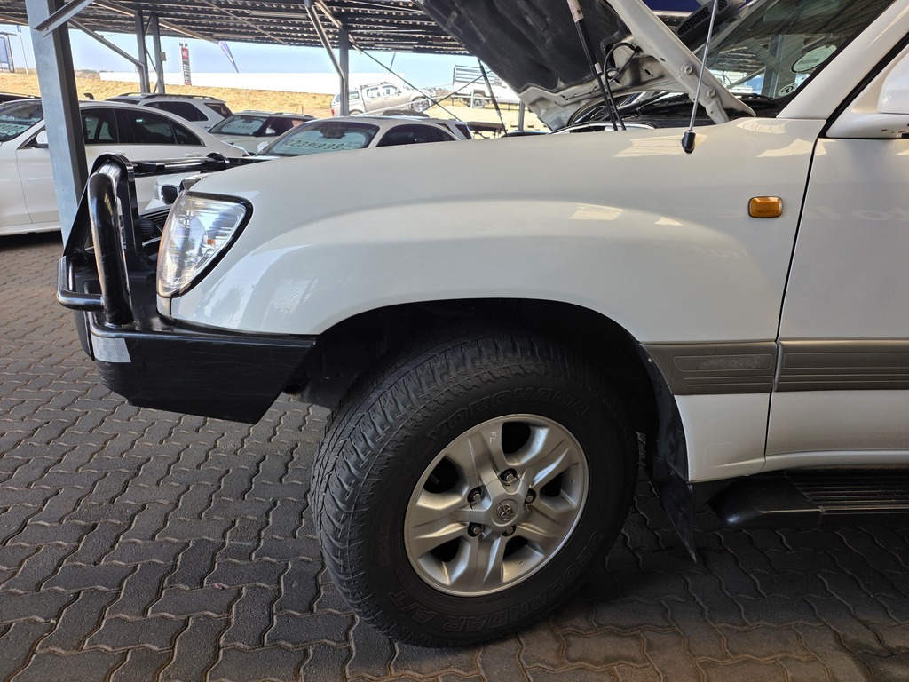 TOYOTA LAND CRUISER 100 LAND CRUISER 100 VX TD A/T - 17
