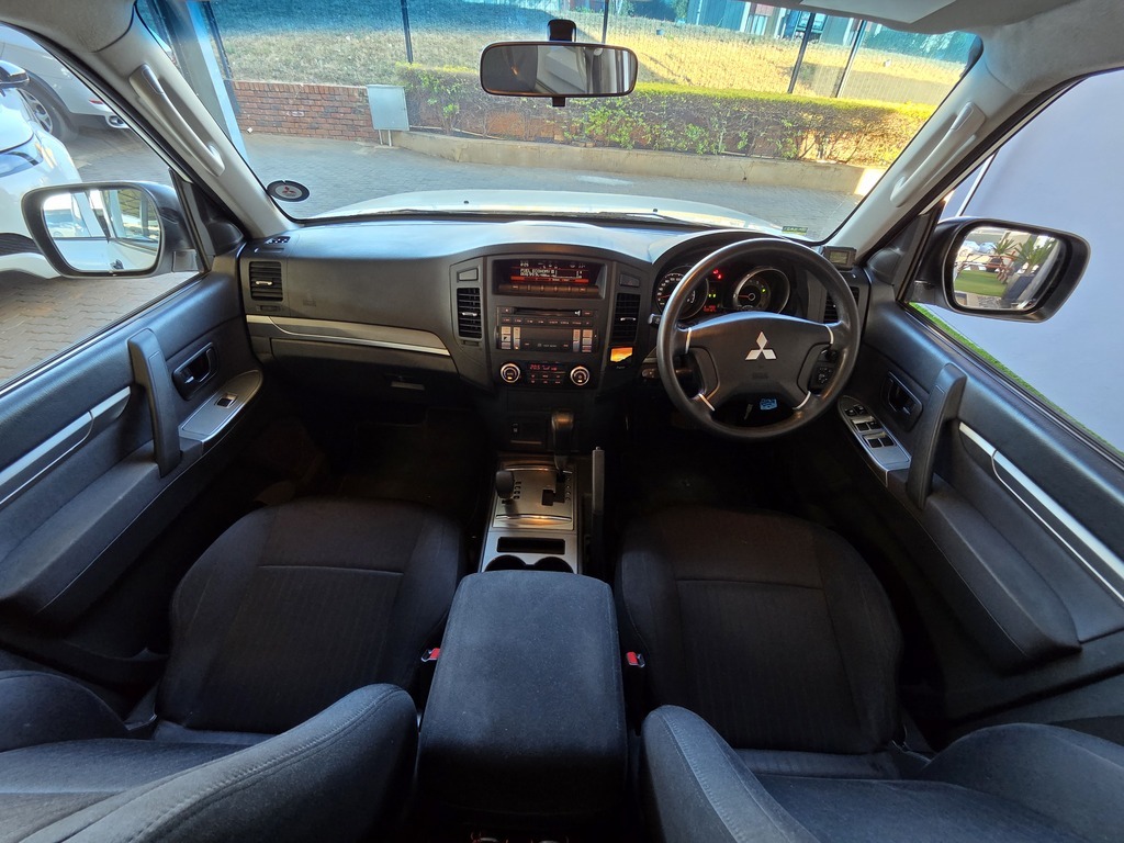 MITSUBISHI PAJERO PAJERO 3.2 Di - Dc GLX  A/T - 10
