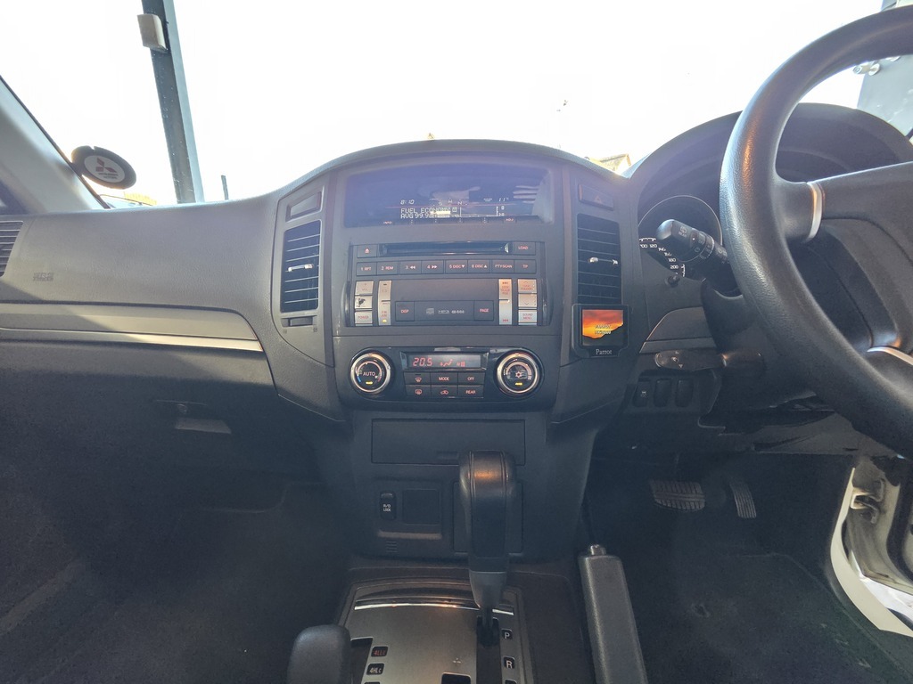 MITSUBISHI PAJERO PAJERO 3.2 Di - Dc GLX  A/T
