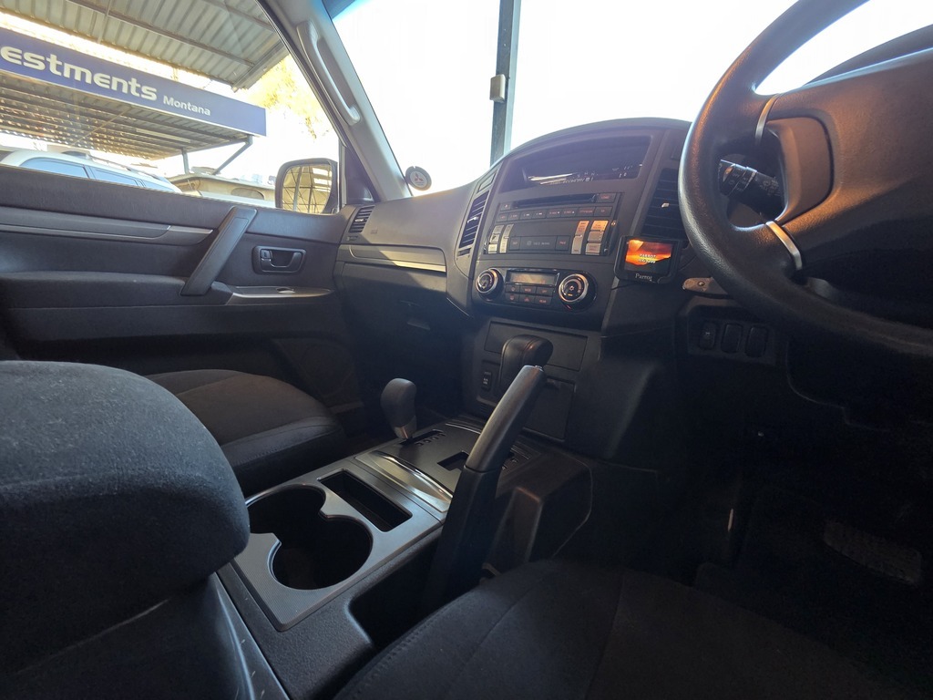 MITSUBISHI PAJERO PAJERO 3.2 Di - Dc GLX  A/T - 16