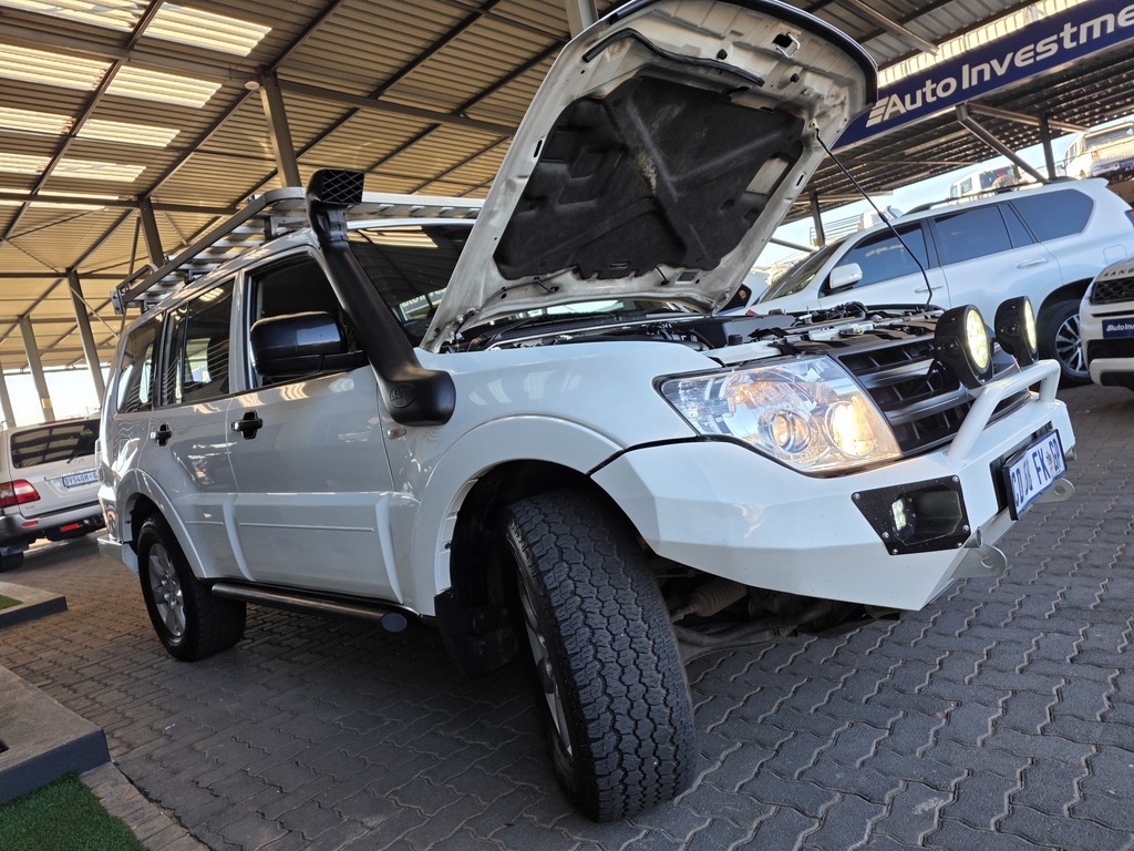 MITSUBISHI PAJERO PAJERO 3.2 Di - Dc GLX  A/T - 18