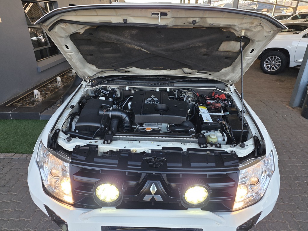 MITSUBISHI PAJERO PAJERO 3.2 Di - Dc GLX  A/T - 19