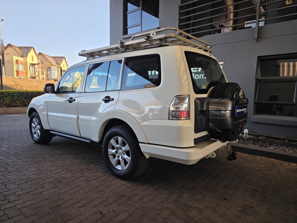 MITSUBISHI PAJERO PAJERO 3.2 Di - Dc GLX  A/T - 5
