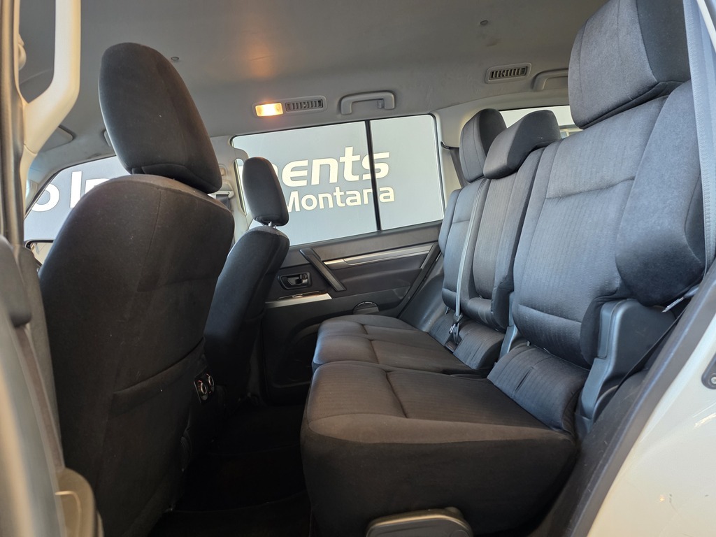 MITSUBISHI PAJERO PAJERO 3.2 Di - Dc GLX  A/T - 7