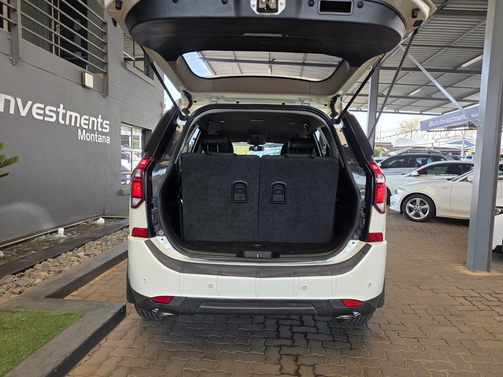 MAHINDRA XUV XUV 500 2.2D MHAWK A/T (W8) 7 SEAT