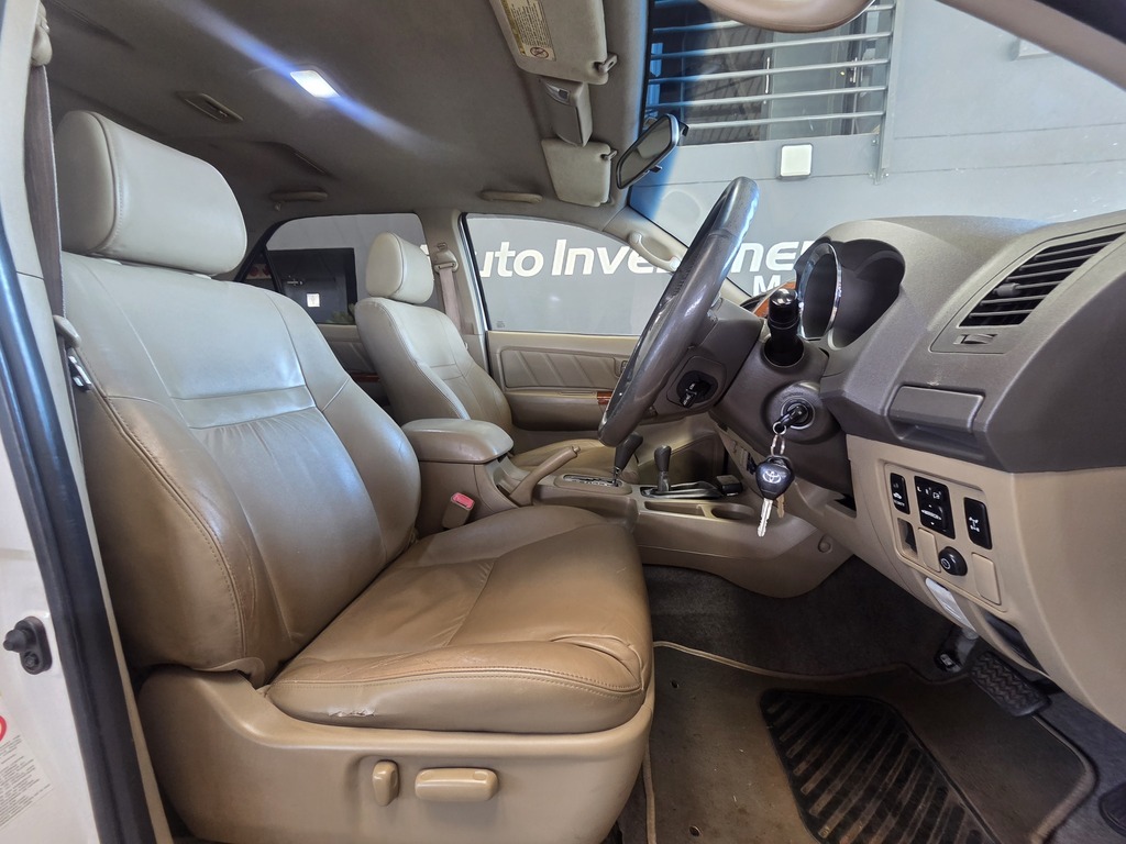 TOYOTA FORTUNER FORTUNER 3.0D-4D 4X4 A/T - 12