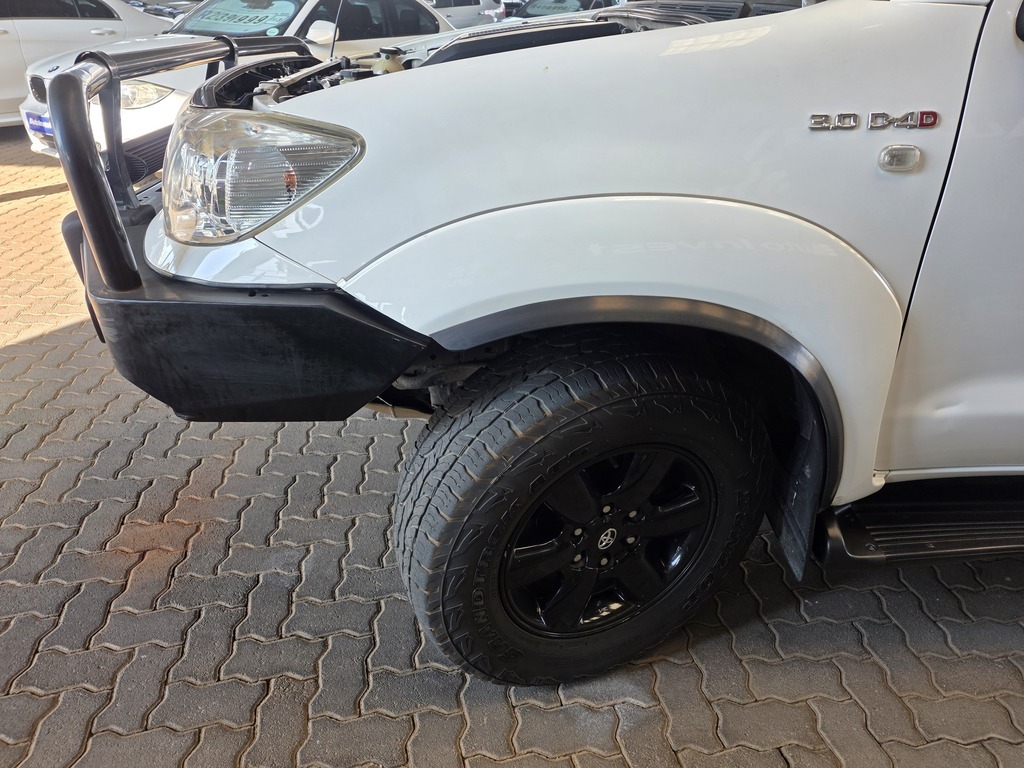 TOYOTA FORTUNER FORTUNER 3.0D-4D 4X4 A/T - 17