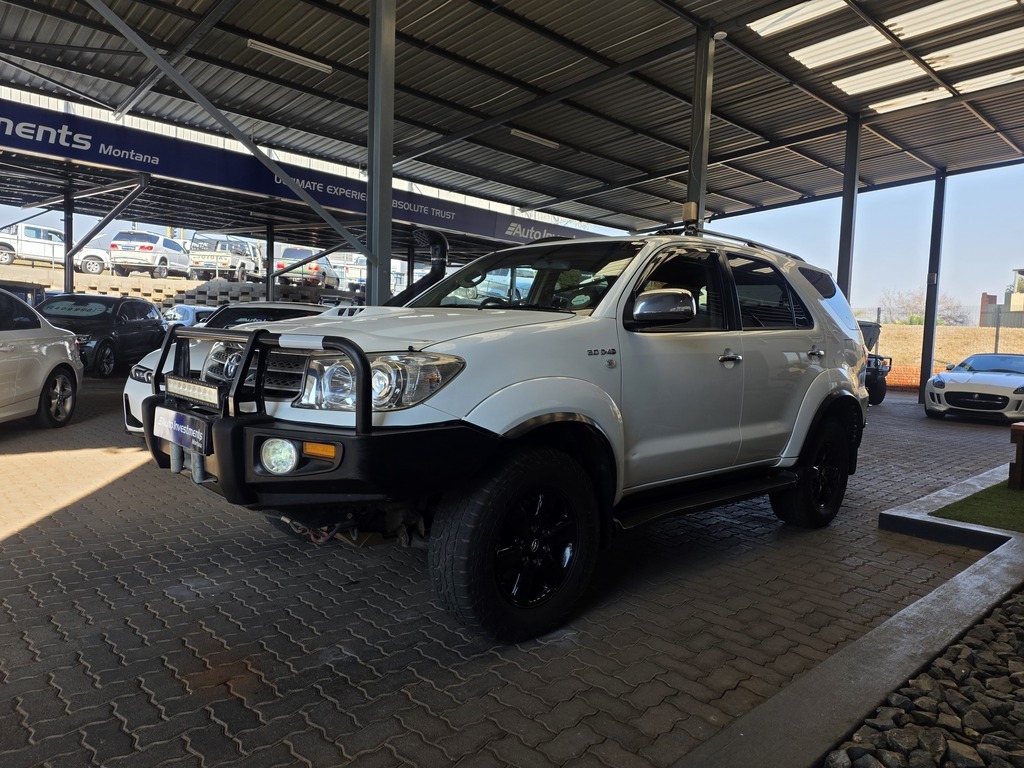 TOYOTA FORTUNER FORTUNER 3.0D-4D 4X4 A/T - 3