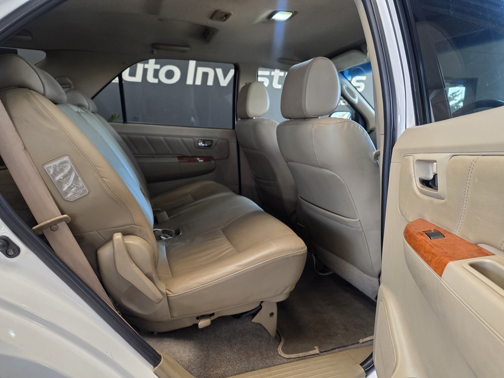 TOYOTA FORTUNER FORTUNER 3.0D-4D 4X4 A/T - 7