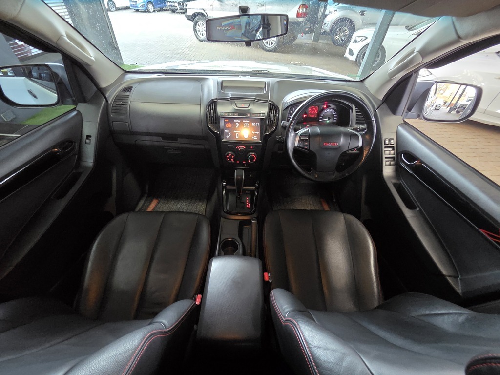 ISUZU D-MAX D-MAX 300 X-RIDER A/T D/C P/U - 10