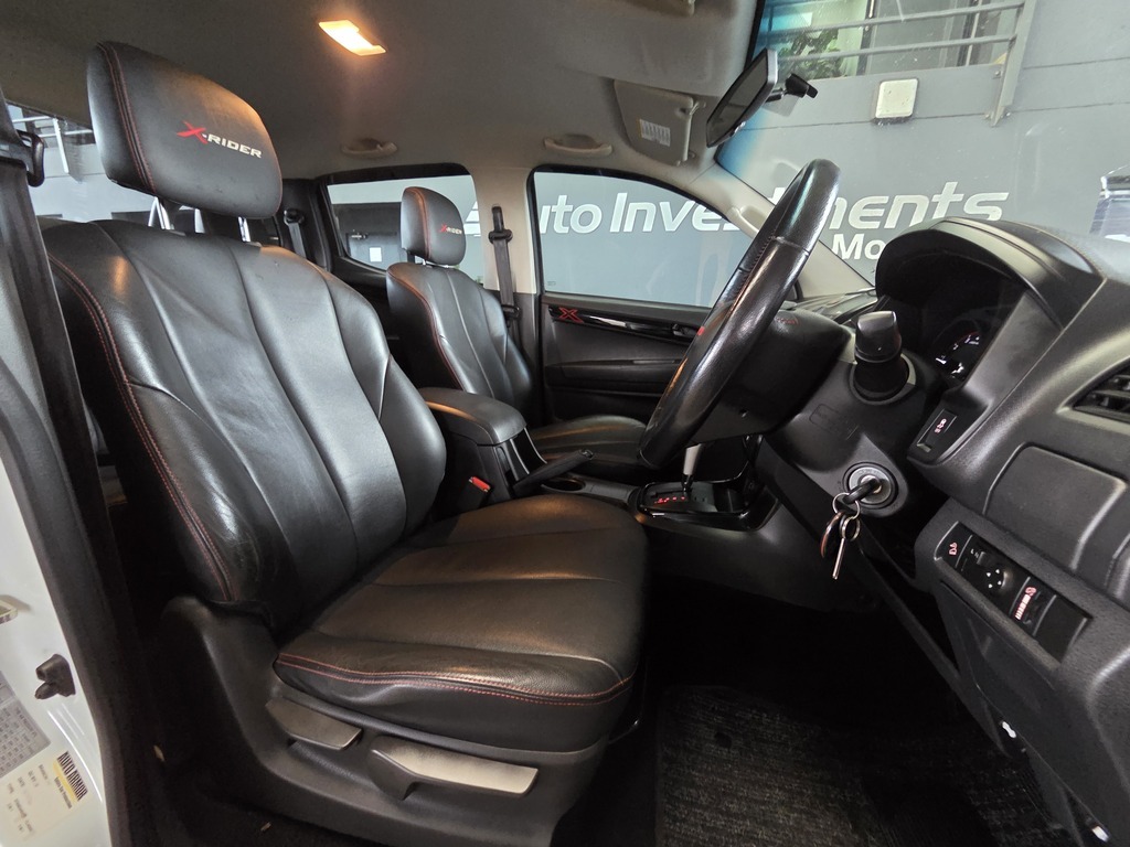 ISUZU D-MAX D-MAX 300 X-RIDER A/T D/C P/U - 12