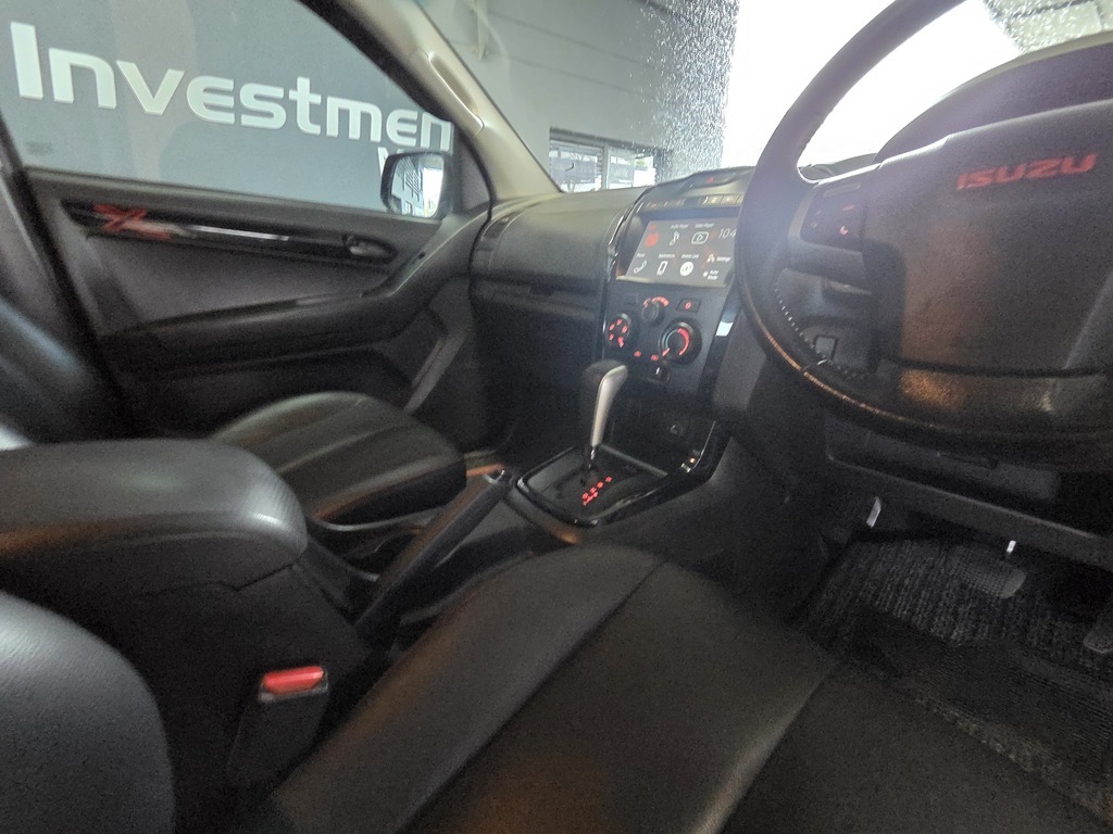 ISUZU D-MAX D-MAX 300 X-RIDER A/T D/C P/U - 16
