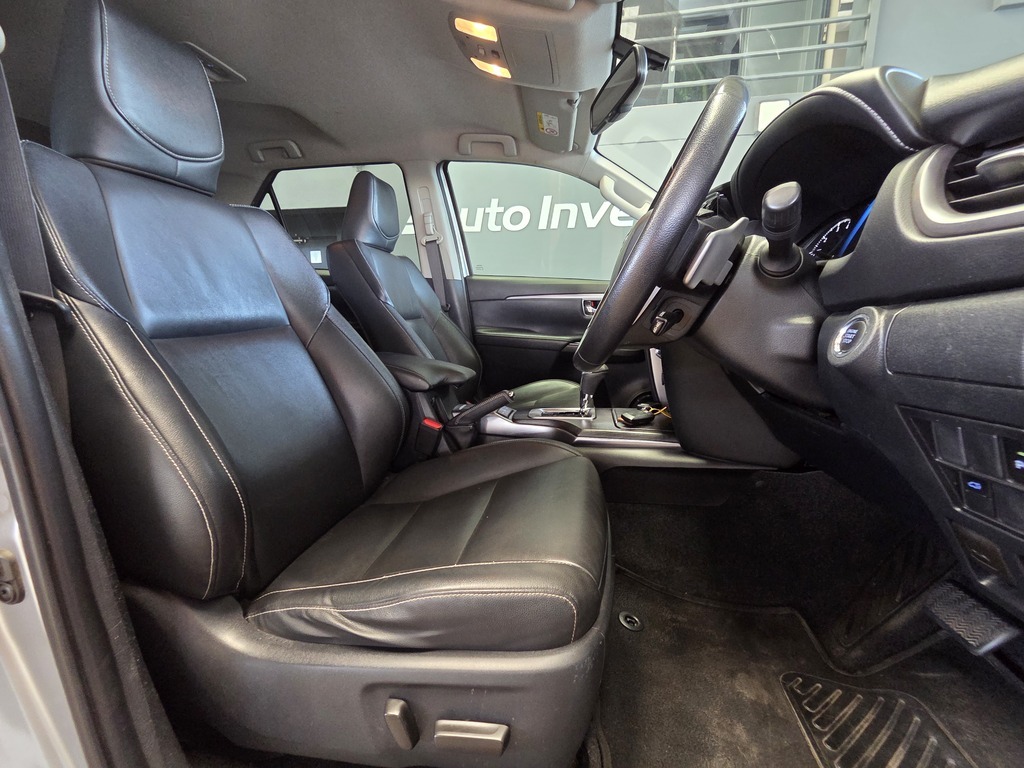 TOYOTA FORTUNER FORTUNER 2.8GD-6 4X4 A/T - 12