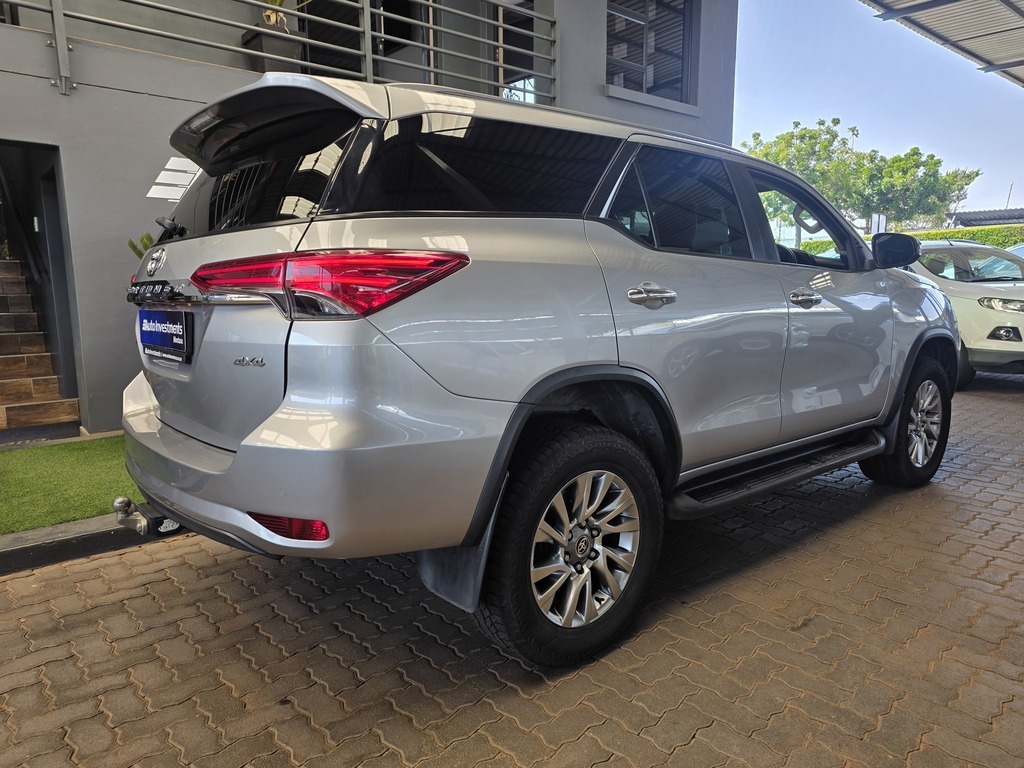 TOYOTA FORTUNER FORTUNER 2.8GD-6 4X4 A/T - 5