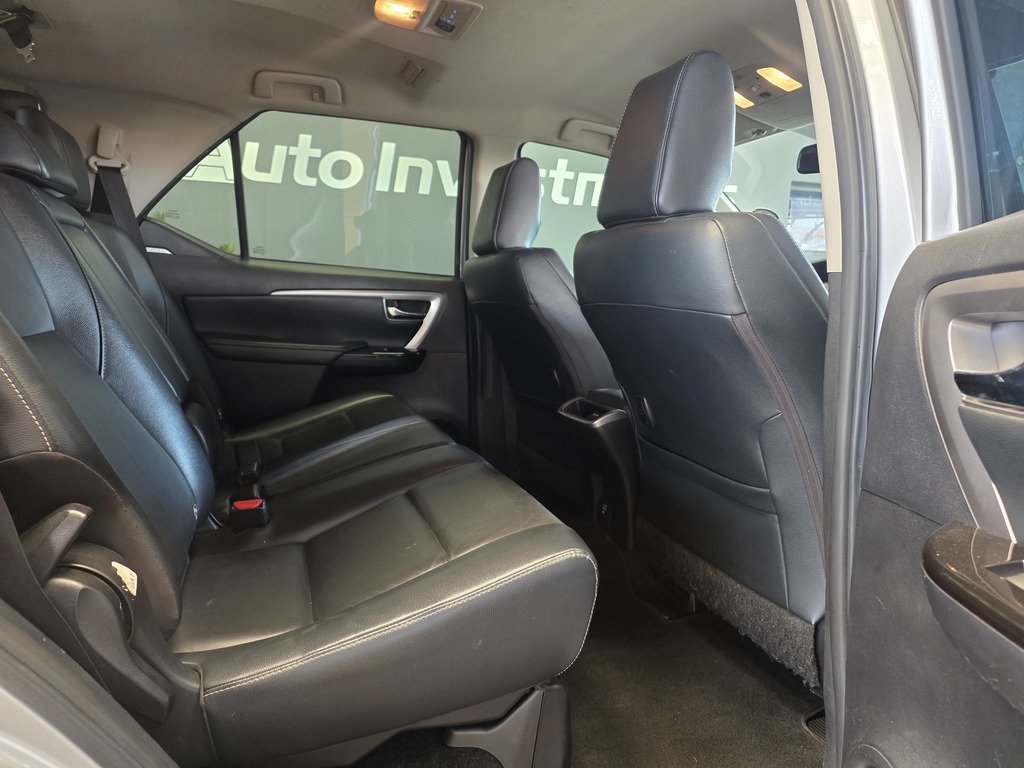 TOYOTA FORTUNER FORTUNER 2.8GD-6 4X4 A/T - 7
