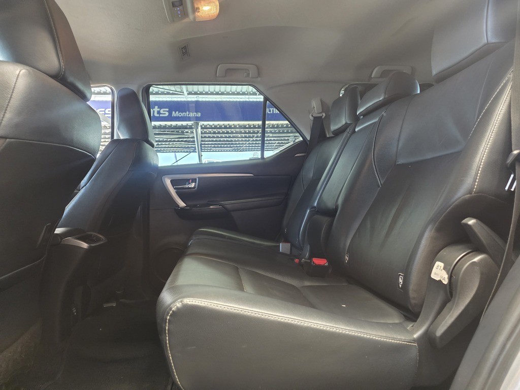 TOYOTA FORTUNER FORTUNER 2.8GD-6 4X4 A/T - 8