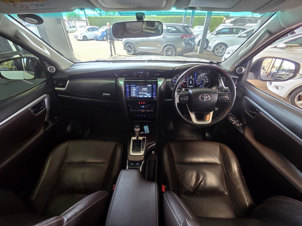 TOYOTA FORTUNER FORTUNER 2.8GD-6 4X4 A/T - 10