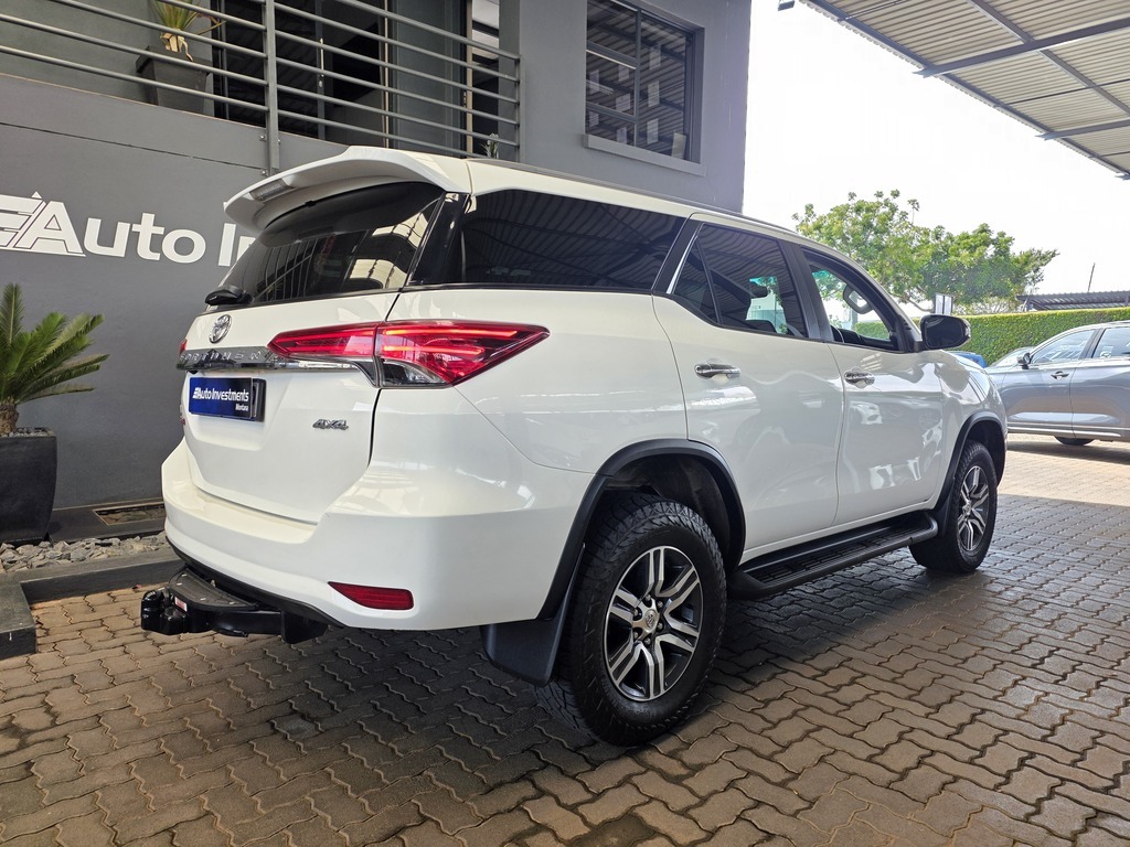 TOYOTA FORTUNER FORTUNER 2.8GD-6 4X4 A/T - 5