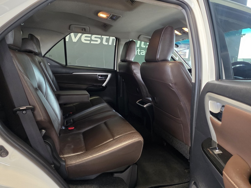 TOYOTA FORTUNER FORTUNER 2.8GD-6 4X4 A/T - 7