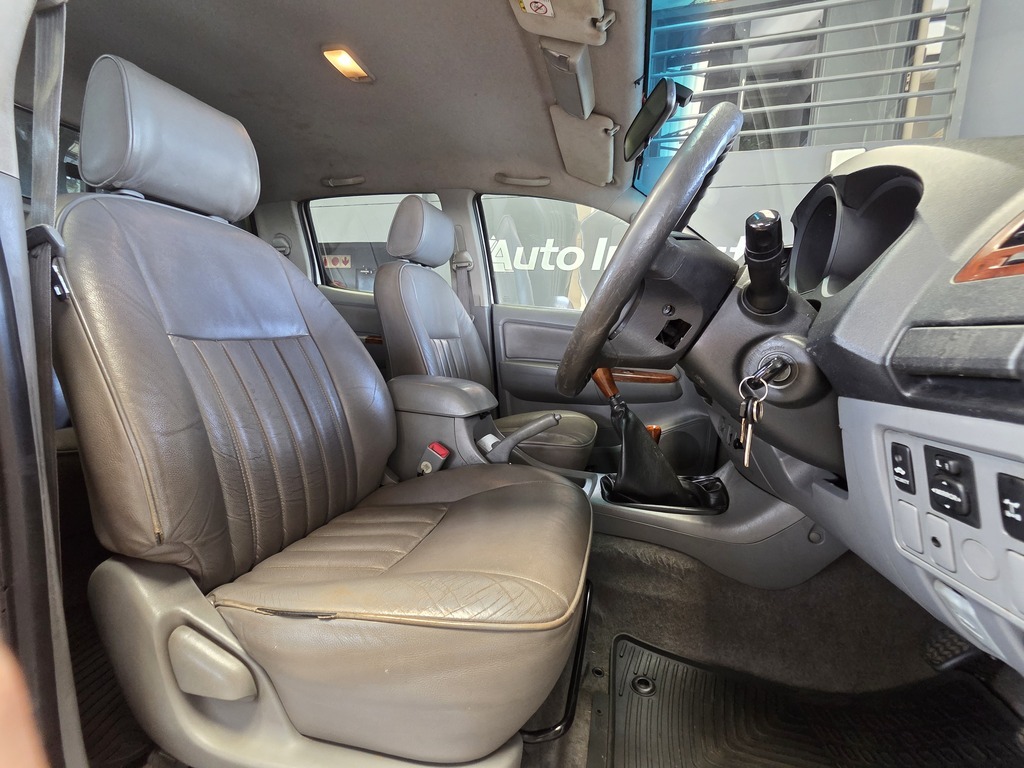 TOYOTA HI-LUX HILUX 3.0D-4D RAIDER 4X4 P/U D/C - 11
