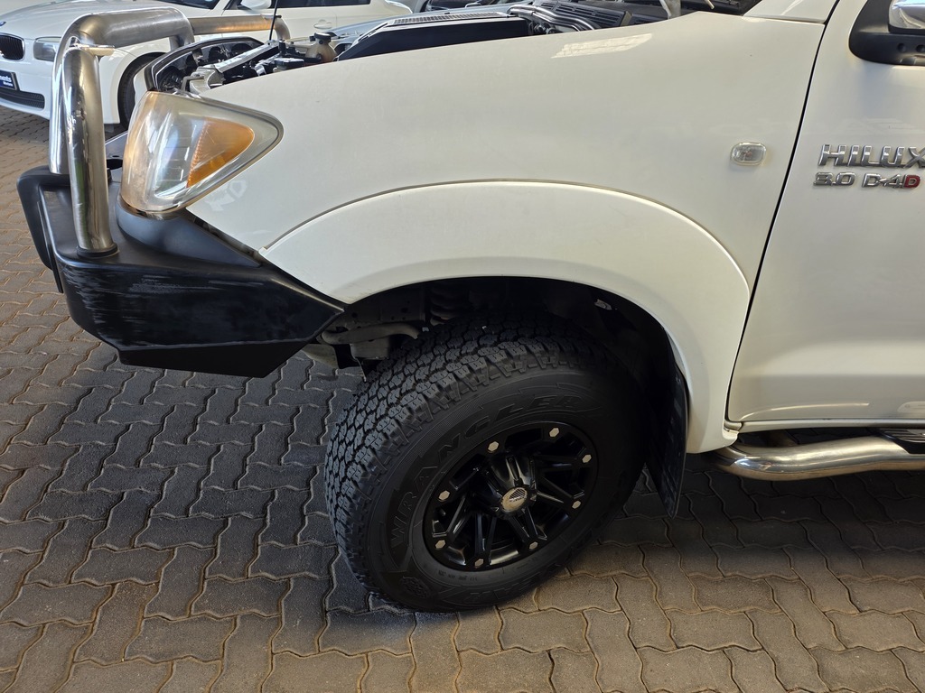 TOYOTA HI-LUX HILUX 3.0D-4D RAIDER 4X4 P/U D/C - 16