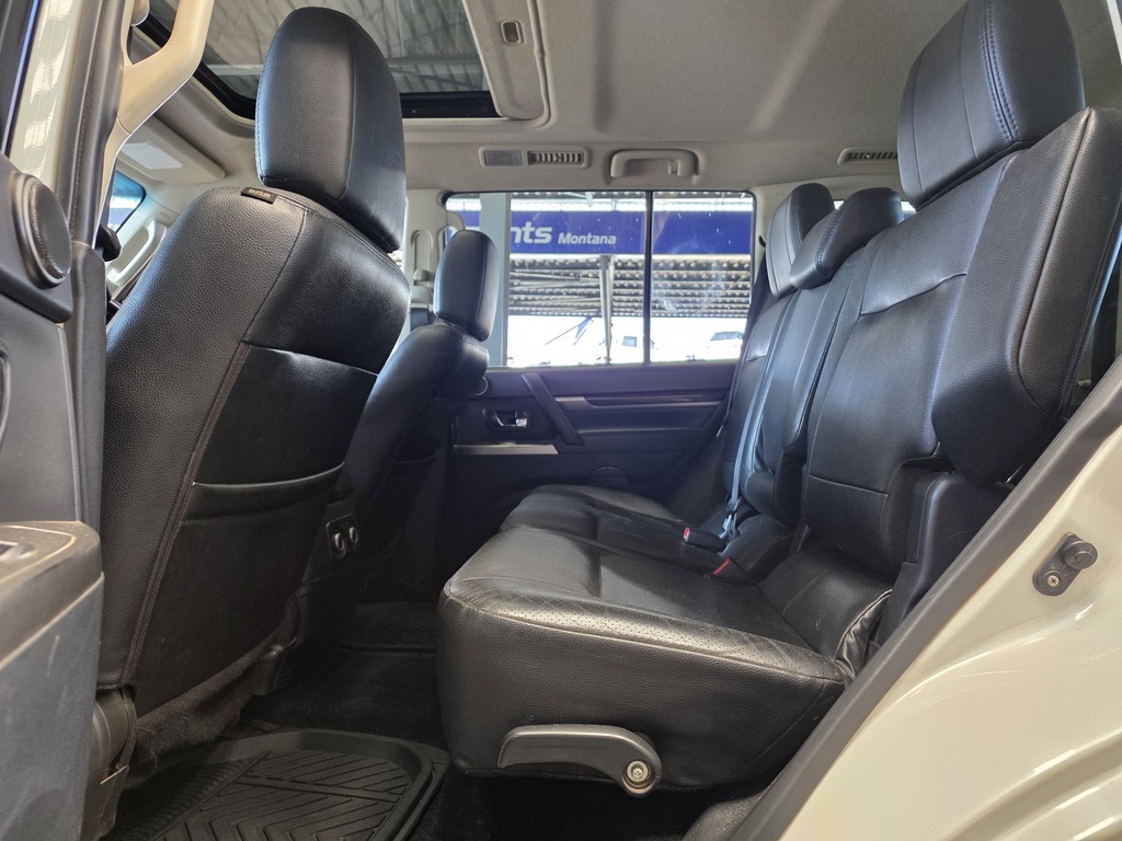 MITSUBISHI PAJERO PAJERO 3.2 Di - Dc GLS A/T - 8