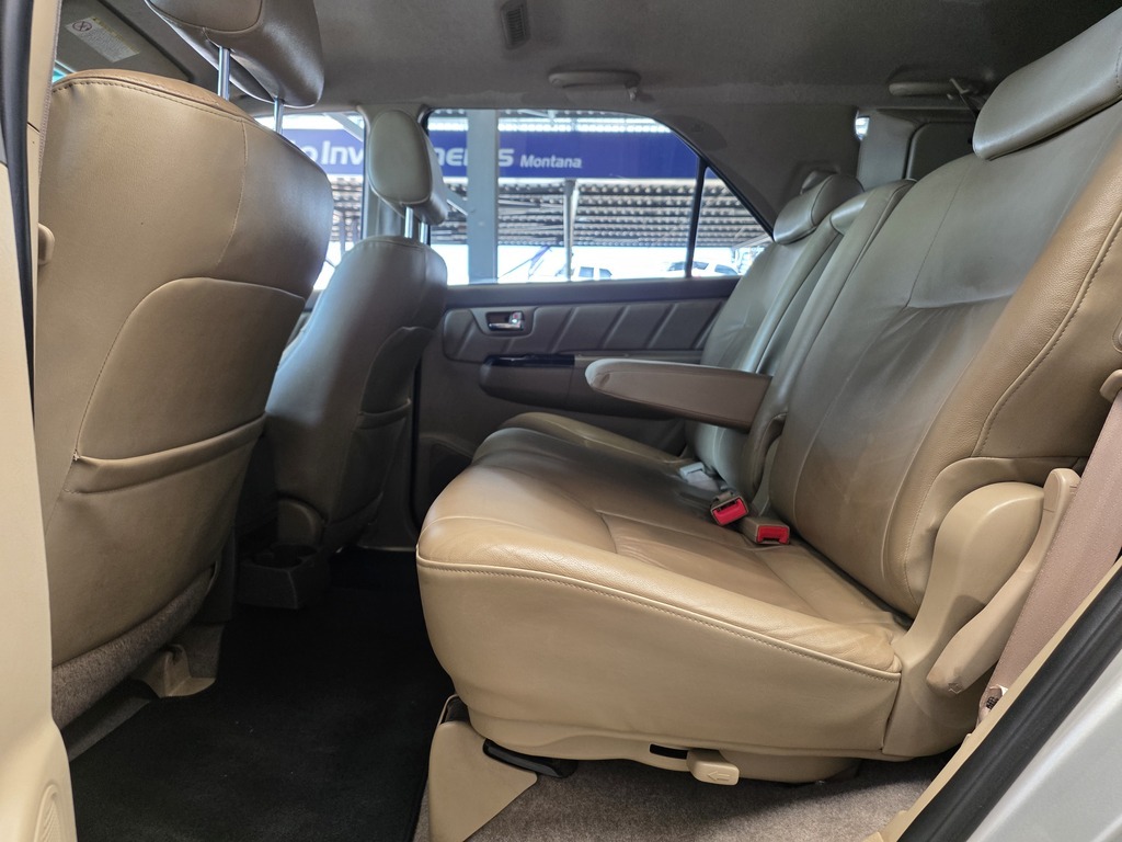 TOYOTA FORTUNER FORTUNER 3.0D-4D 4X4 - 8