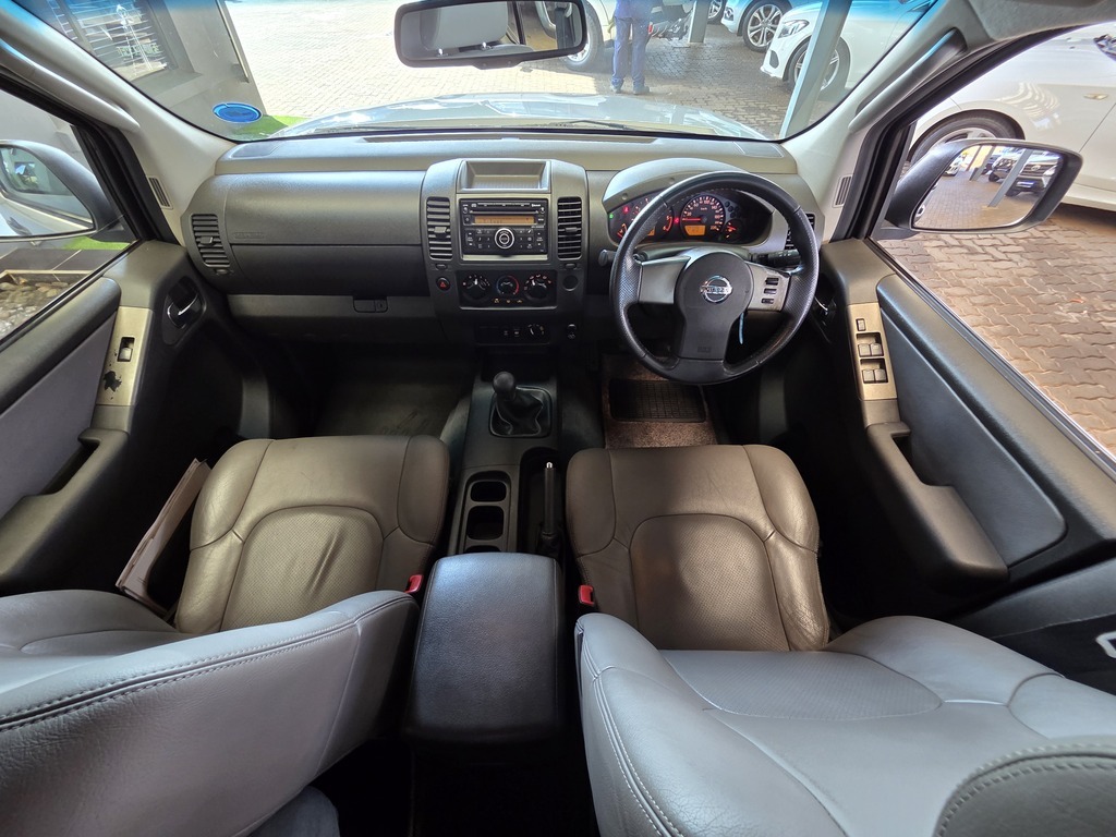 NISSAN NAVARA NAVARA 2.5 dCi 4X4 P/U D/C - 10