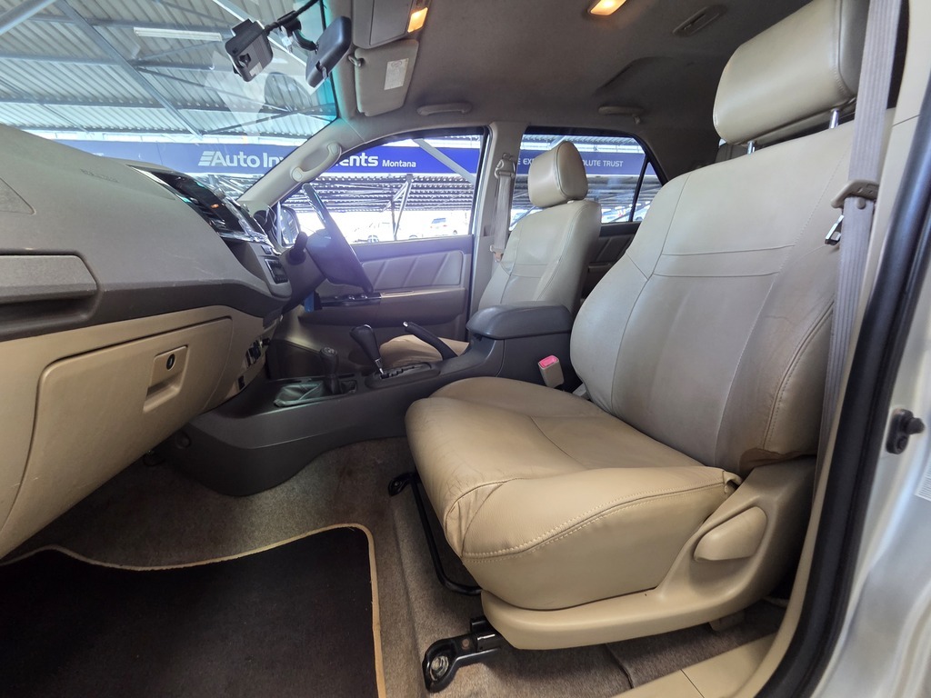 TOYOTA FORTUNER FORTUNER 3.0D-4D 4X4 A/T - 11
