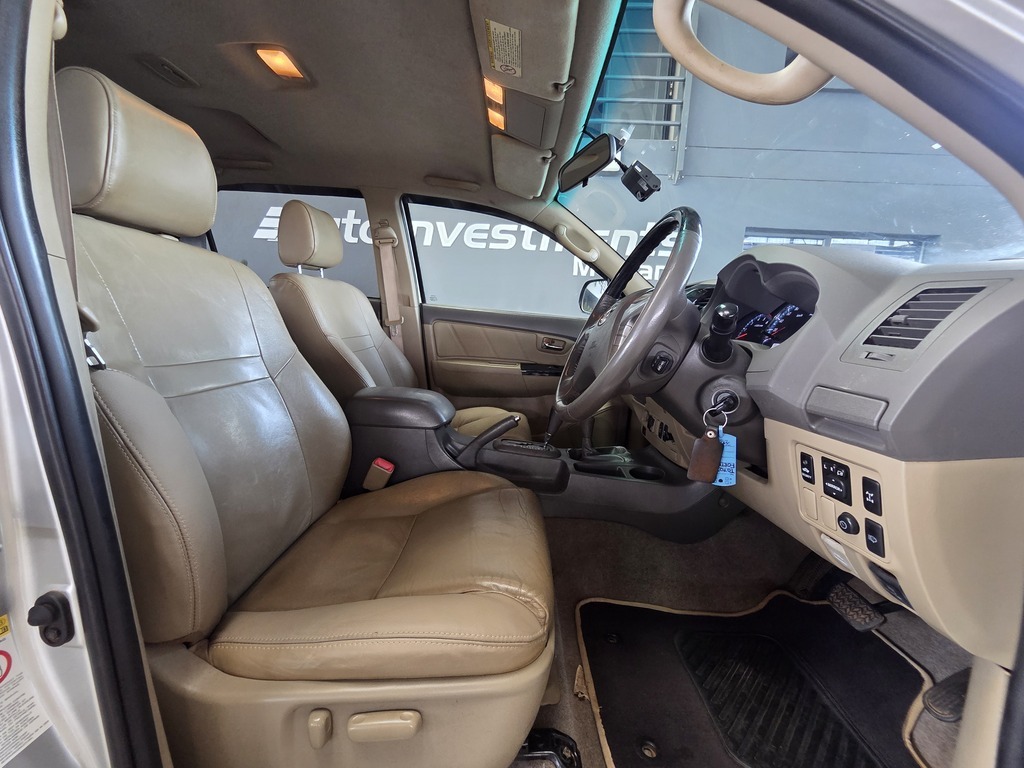 TOYOTA FORTUNER FORTUNER 3.0D-4D 4X4 A/T - 12